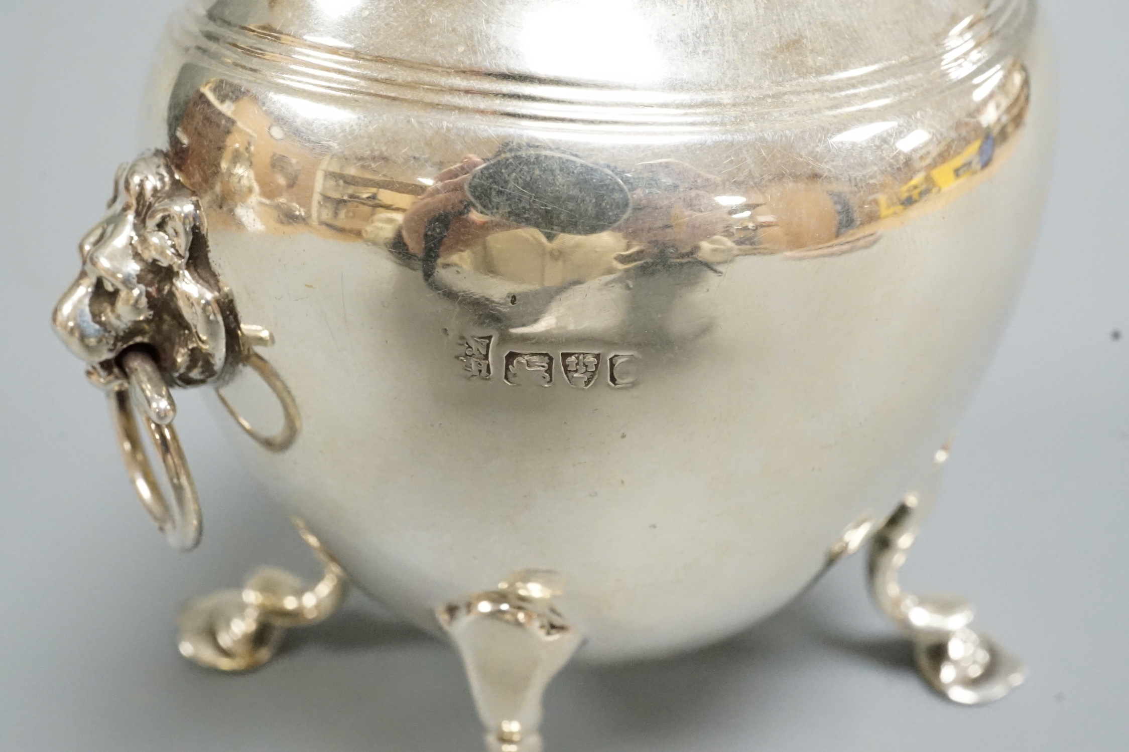 An Edwardian silver cauldron shaped tea caddy, Nathan & Hayes, Chester, 1903, height 12.5cm.